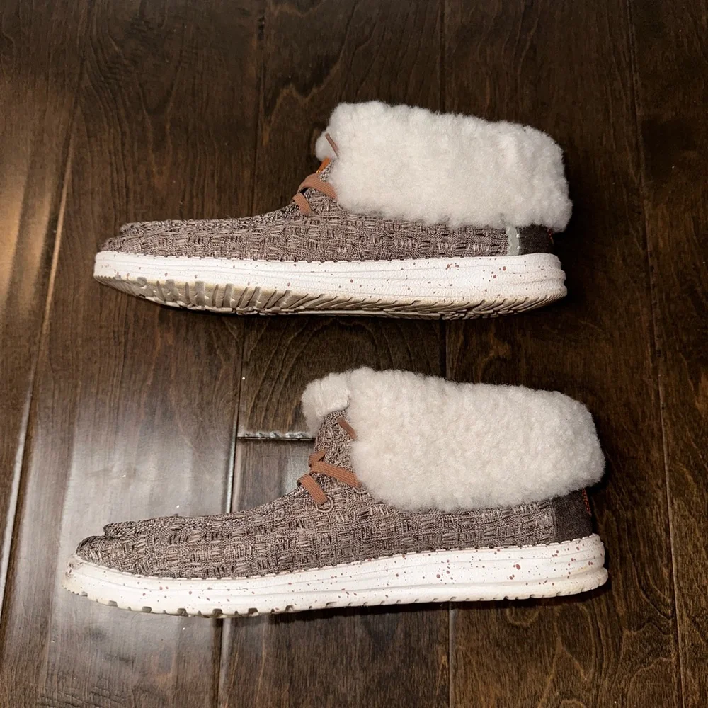 Hey Dude Wendy Fold Over Cozy Boot Sherpa Lined Winter Slip On Sneaker Size 7